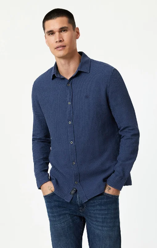 BUTTON-UP LONG SLEEVE SHIRT IN SPELLBOUND Relaxed Men's Beach