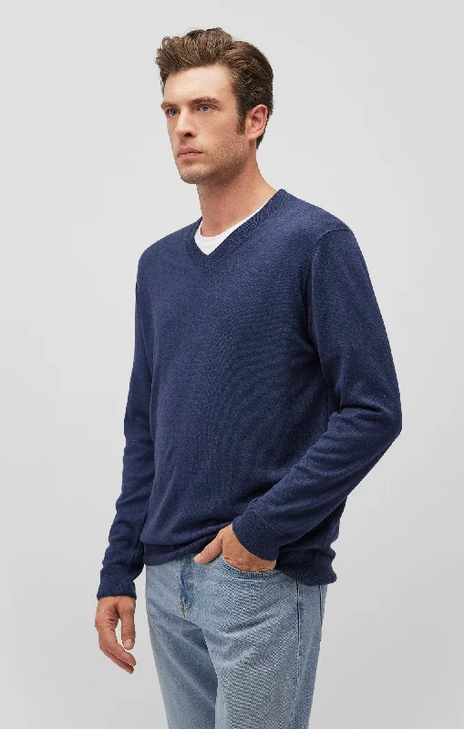 V-NECK SWEATER IN BLACK IRIS Lumberjack