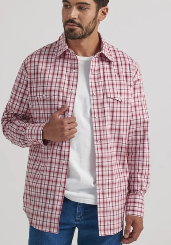 Wrangler Men’s Red Plaid Wrinkle Resistant Shirt Vacation